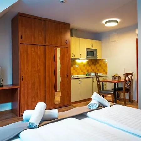Servita Udvarhaz Bed & Breakfast