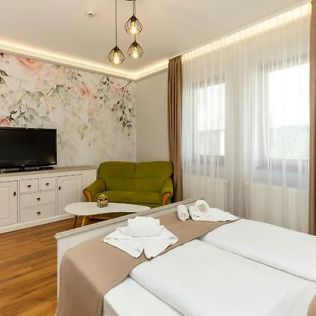 Servita Udvarhaz Bed & Breakfast
