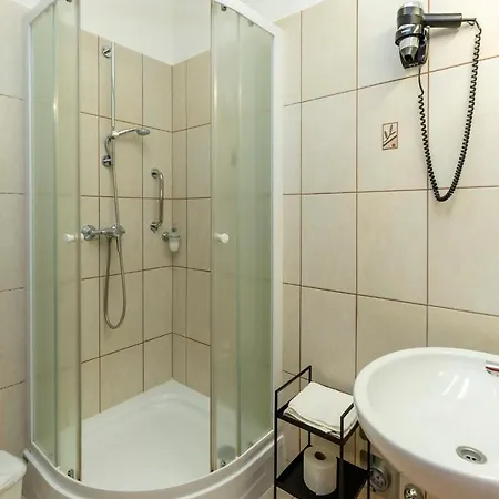Servita Udvarhaz Bed & Breakfast Eger