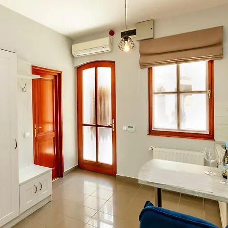 Servita Udvarhaz Bed & Breakfast