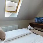 Servita Udvarház 3*