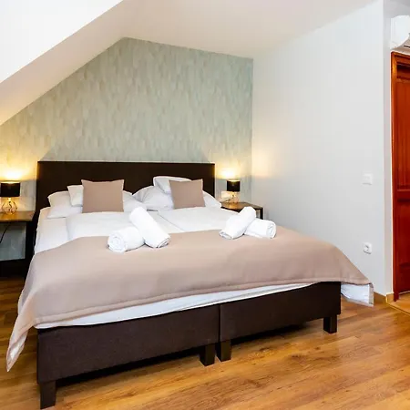 Bed & Breakfast Servita Udvarház