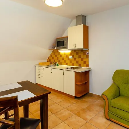 Bed & Breakfast Servita Udvarház