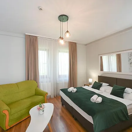 Servita Udvarhaz Bed & Breakfast *
