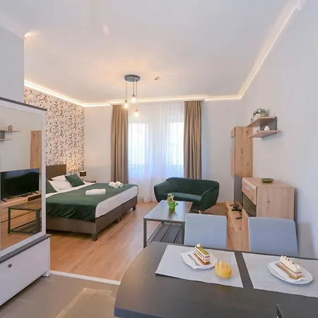 Servita Udvarhaz فندق مبيت وإفطار