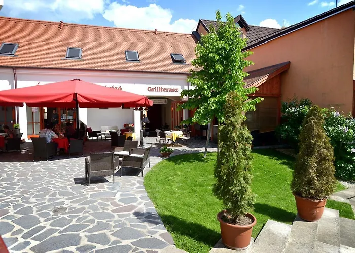 Couette-café Servita Udvarhaz Eger