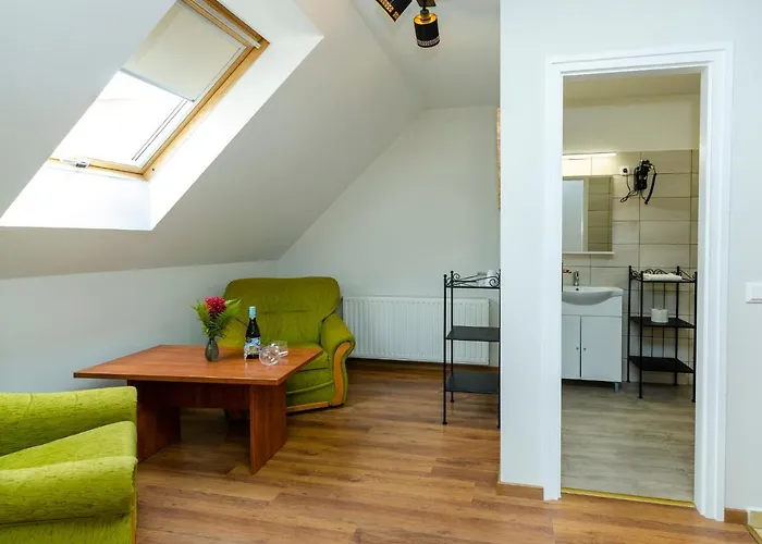 Servita Udvarhaz 3* Eger