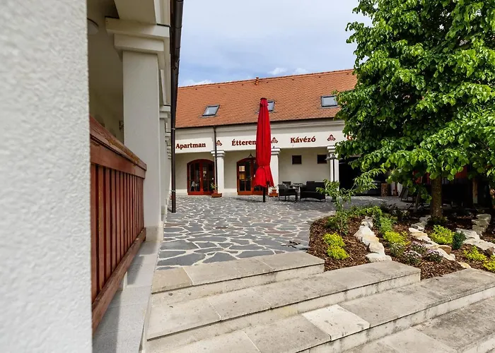 Couette-café Servita Udvarhaz Eger
